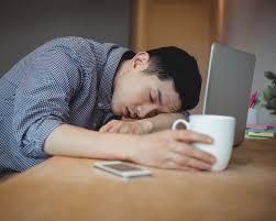 Orang beraktivitas di dalam ruangan dan jarang terkena sinar matahari